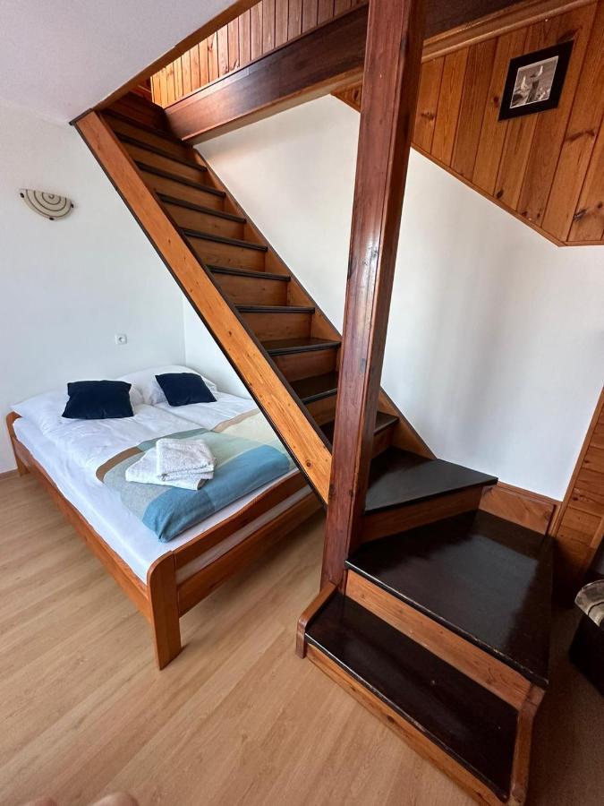 Villa Rejs 야스타르니아 외부 사진